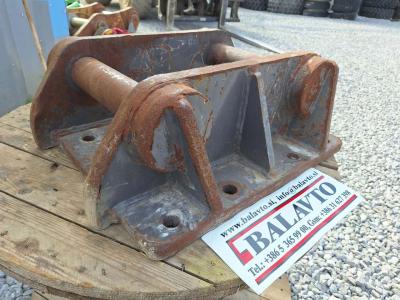 UNI80 for 20-25 ton excavators Attachment plate in vendita da Balavto