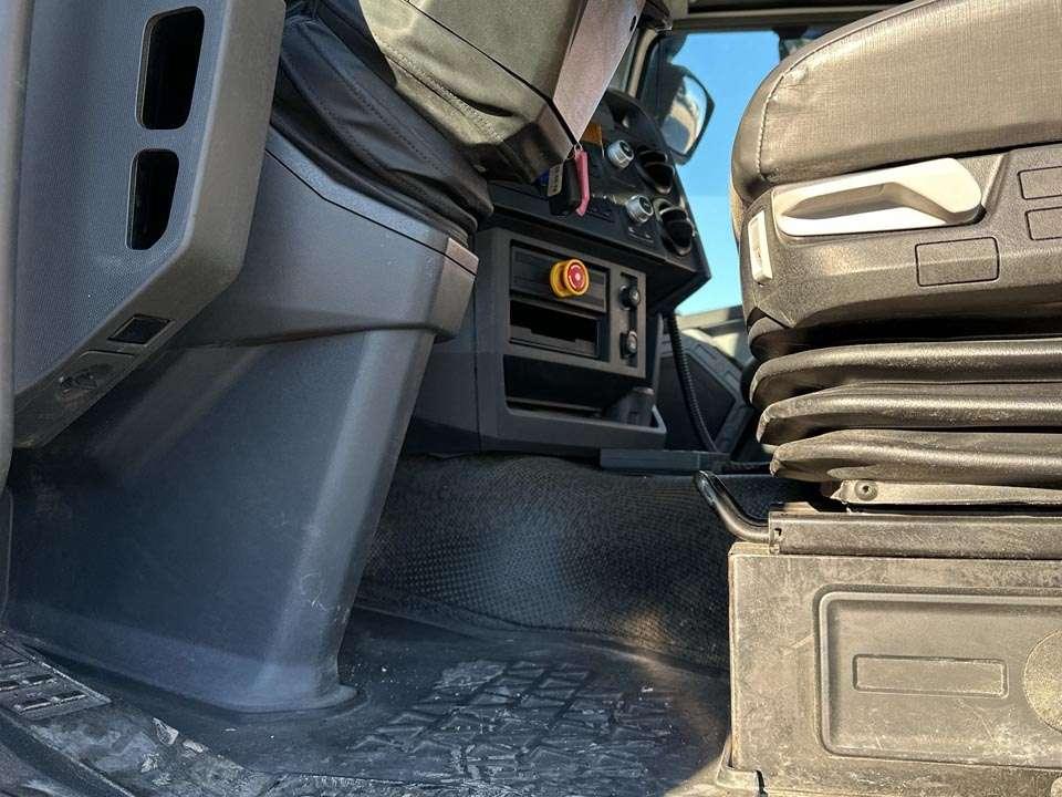 Renault C430 8x4 Foto 16