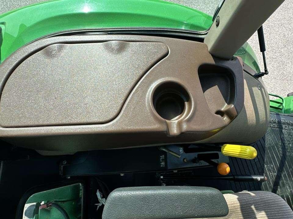John Deere 6100D Foto 15