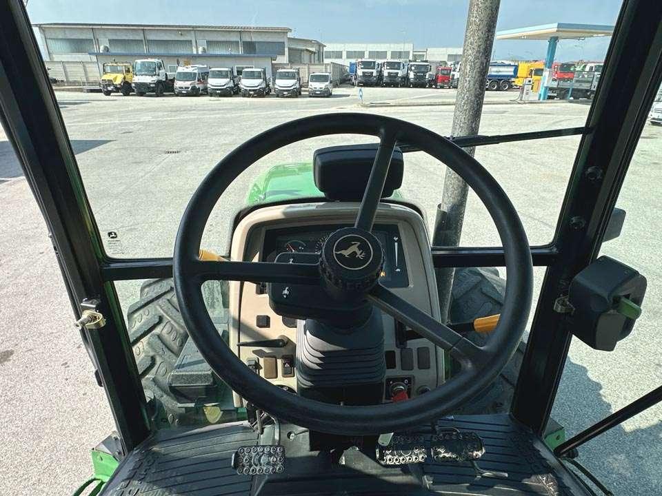 John Deere 6100D Foto 16