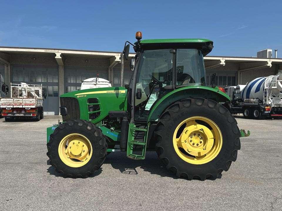 John Deere 6100D Foto 2