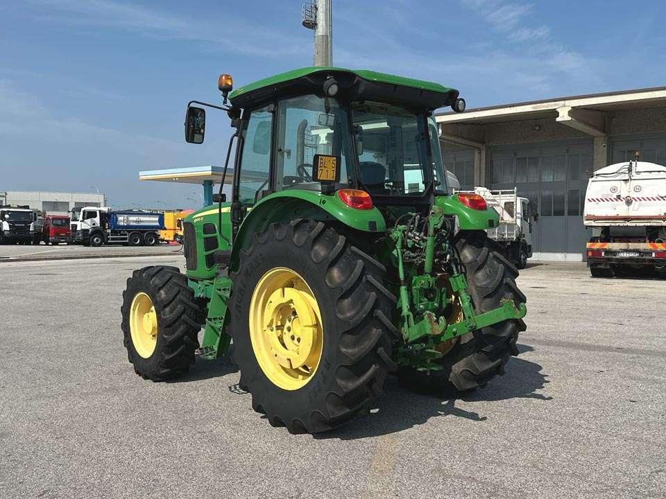 John Deere 6100D Foto 3