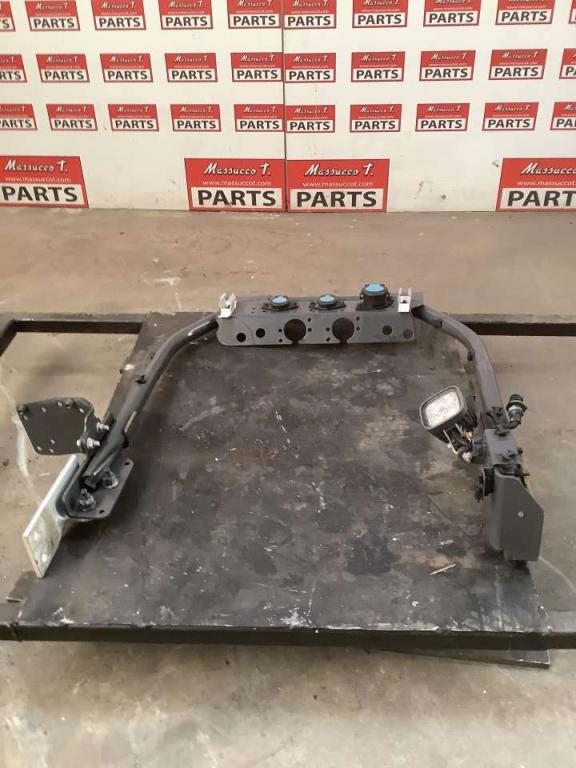 Supporto luci per Volvo FH16 550 6x4 Foto 3
