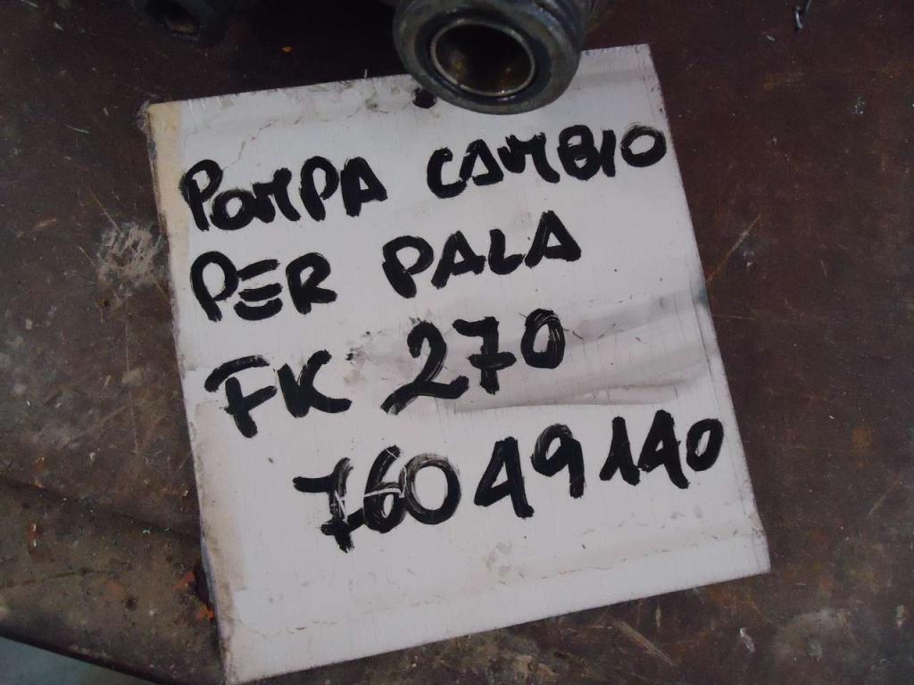 Pompa idraulica cambio per Fiat Kobelco W270 - CODICE 76049140 Foto 4