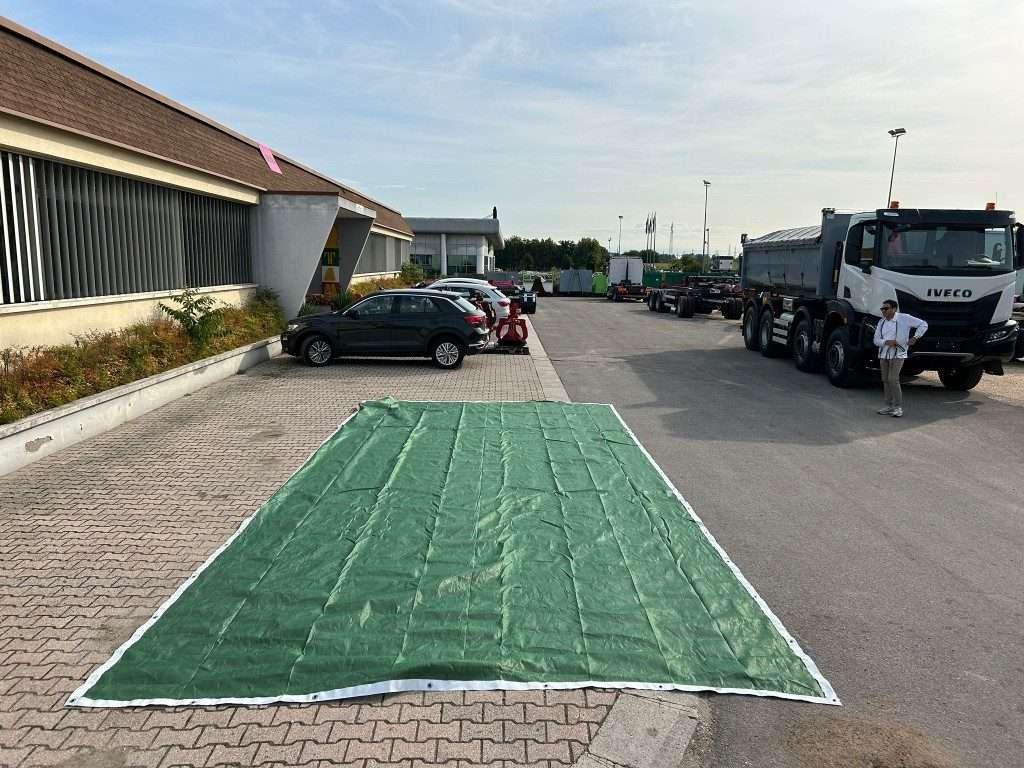 RETE ANTIGRANDINE NUOVA PER COPERTURA CONTAINERS Foto 1