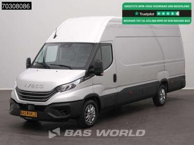 Iveco Daily 35S21 3.0L Automaat L3H3 210PK ACC LED Airco Camera Parkeersensoren CarPlay Stoelverwarming L in vendita da BAS World B.V.
