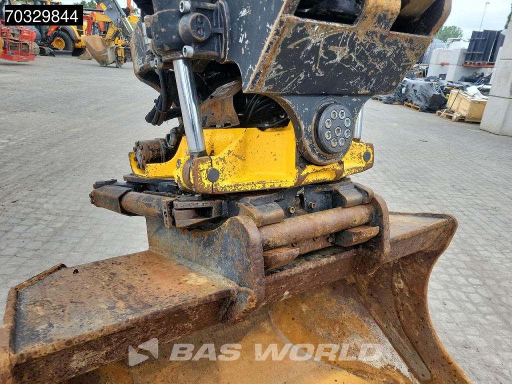 Komatsu HB215 LC -2 Foto 14