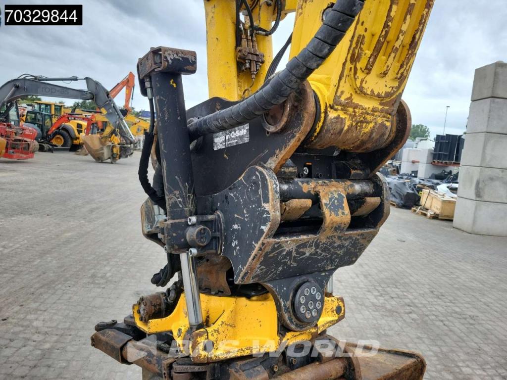 Komatsu HB215 LC -2 Foto 15