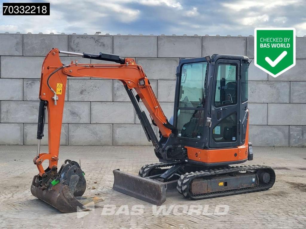 Hitachi ZX33 U-6 CLR A/C - 3 Buckets Foto 1
