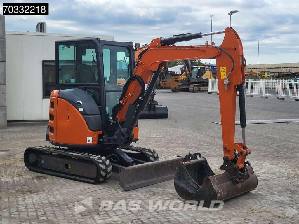 Hitachi ZX33 U-6 CLR A/C - 3 Buckets Foto 7