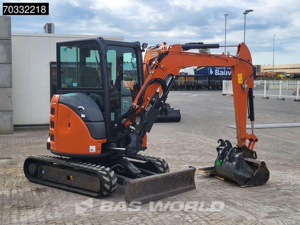 Hitachi ZX33 U-6 CLR A/C - 3 Buckets Foto 8