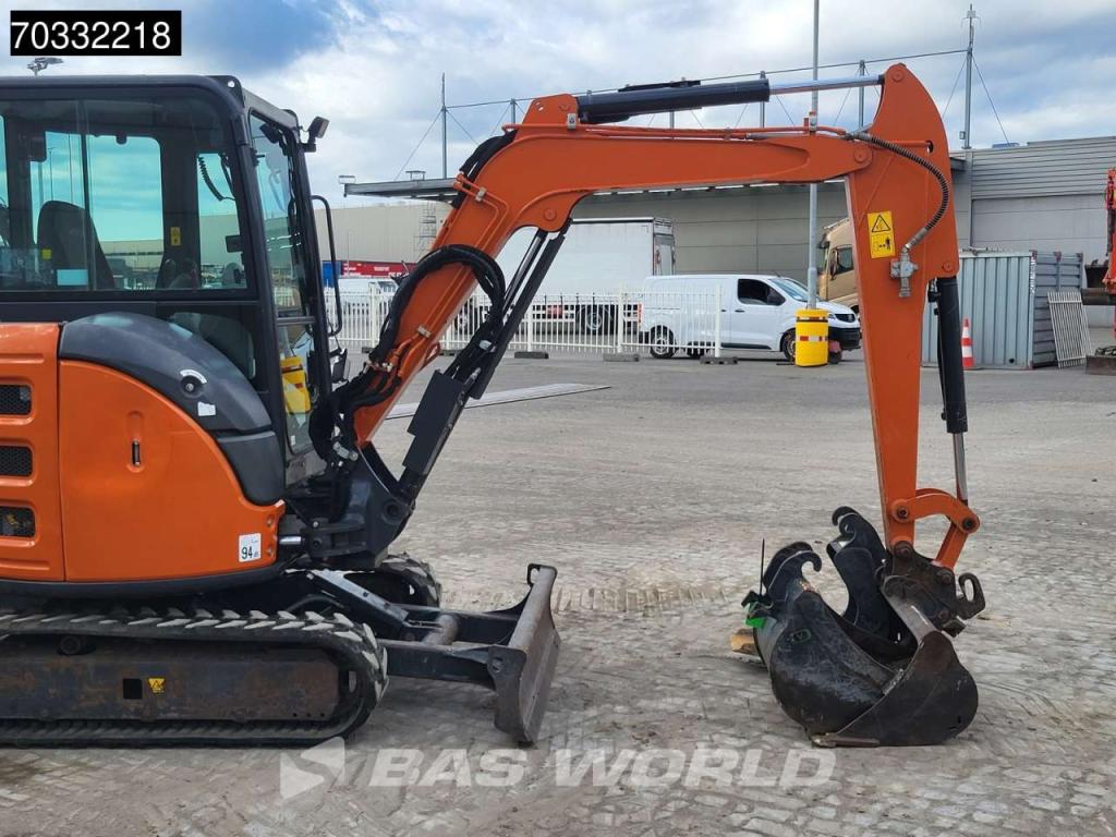 Hitachi ZX33 U-6 CLR A/C - 3 Buckets Foto 9