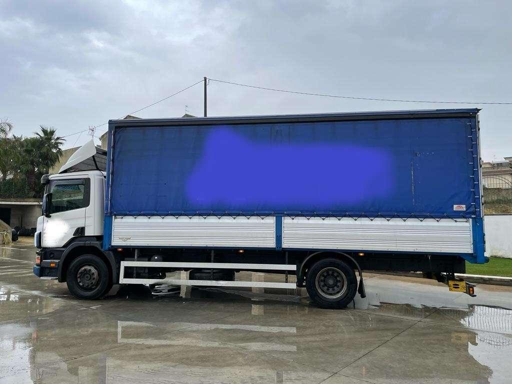 Scania P 94 260 Foto 5
