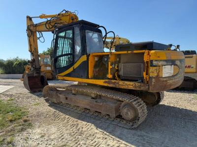 JCB 220 in vendita da Commerciale Adriatica Srl