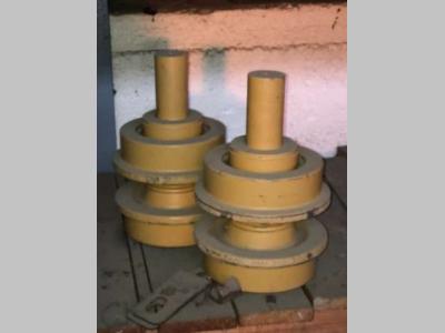 Italtractor Rulli superiori per Caterpillar D6D in vendita da Fratelli Zenzalari S.r.l.