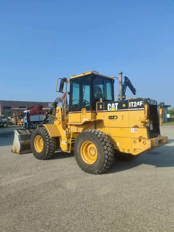 Caterpillar IT24F Foto 1
