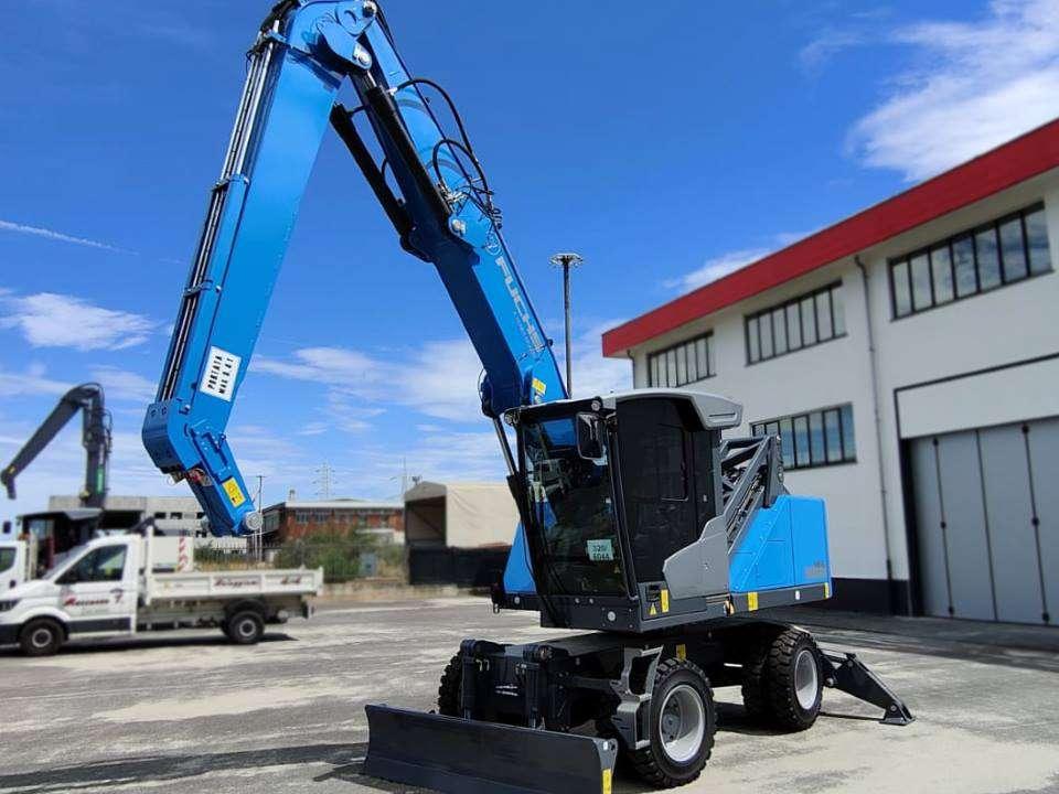 Fuchs MHL 320 Foto 1