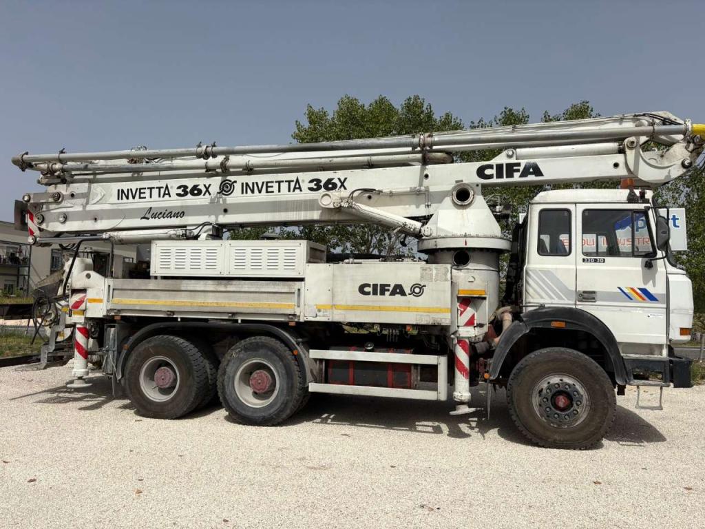 Iveco 330.30 POMPA CIFA 36 metri Foto 10