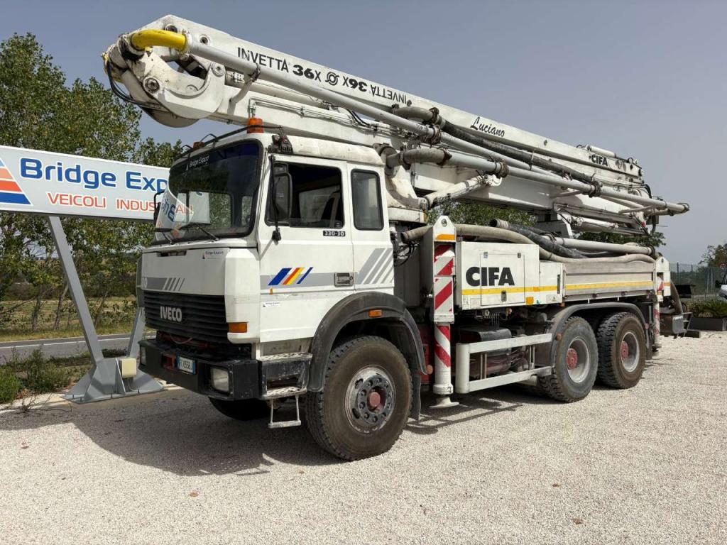 Iveco 330.30 POMPA CIFA 36 metri Foto 12