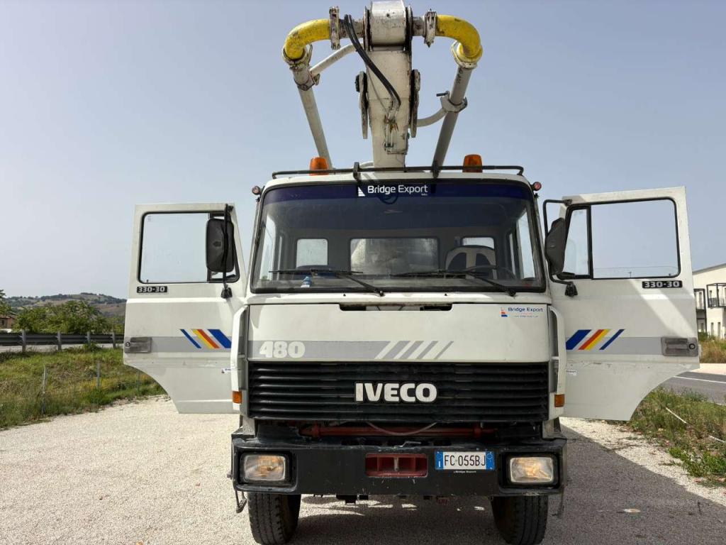 Iveco 330.30 POMPA CIFA 36 metri Foto 8