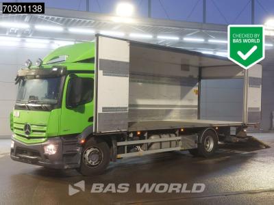 Mercedes Antos 1927 Antos 4X2 19tonner Box heating 2000kg Ladebordwand Automatic Euro 6 in vendita da BAS World B.V.
