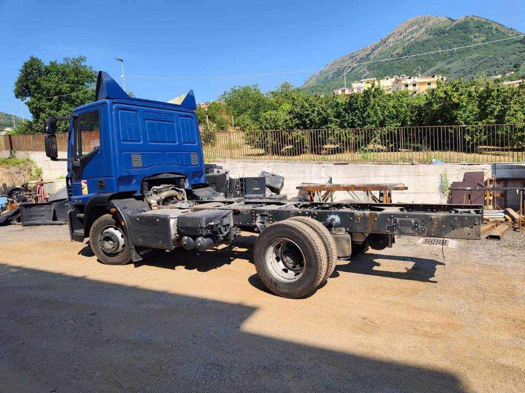 Iveco EUROCARGO CUBE 120-220 Foto 22