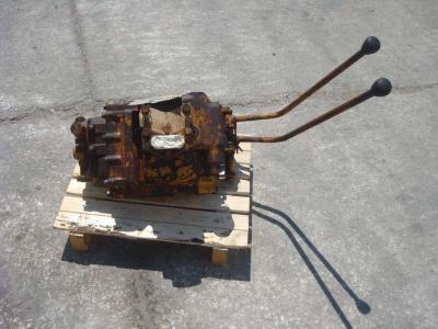 Distributore idraulico per Fiat Allis FL10B in vendita da OLM 90 Srl