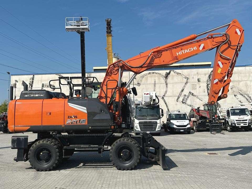 Hitachi ZX220W-7 Foto 25