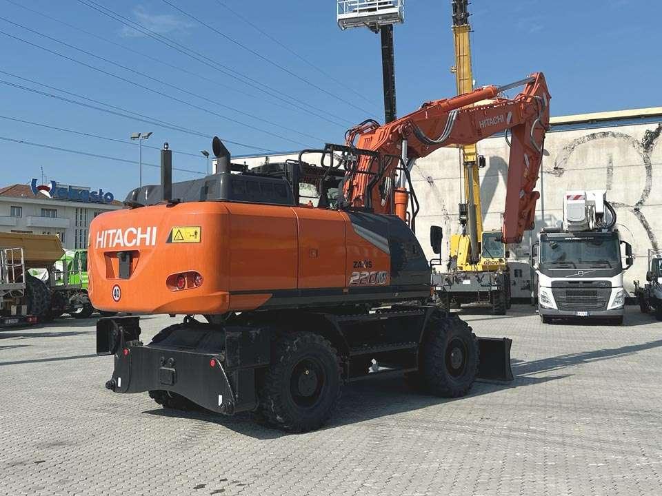 Hitachi ZX220W-7 Foto 26