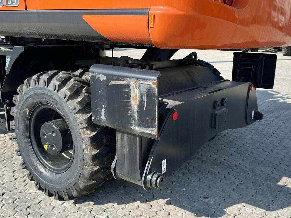 Hitachi ZX220W-7 Foto 6