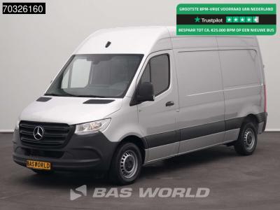 Mercedes-Benz Sprinter 215 CDI Automaat 150pk L2H2 MBUX Camera Airco Parkeersensoren CarPlay Euro6 L2 Airco in vendita da BAS World B.V.