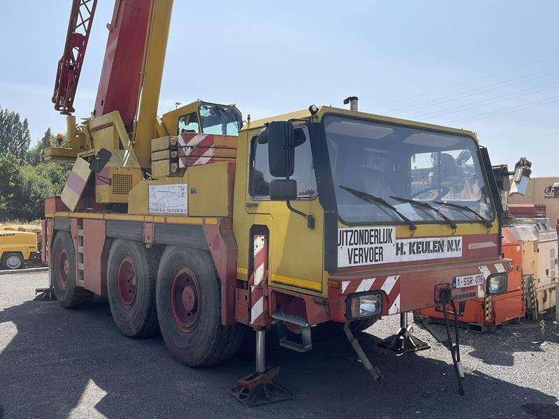Liebherr LTM 1050 / 1 Foto 1