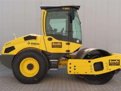 Bomag BW177 D-5 PL in vendita da Bove Verhuur & Verkoop