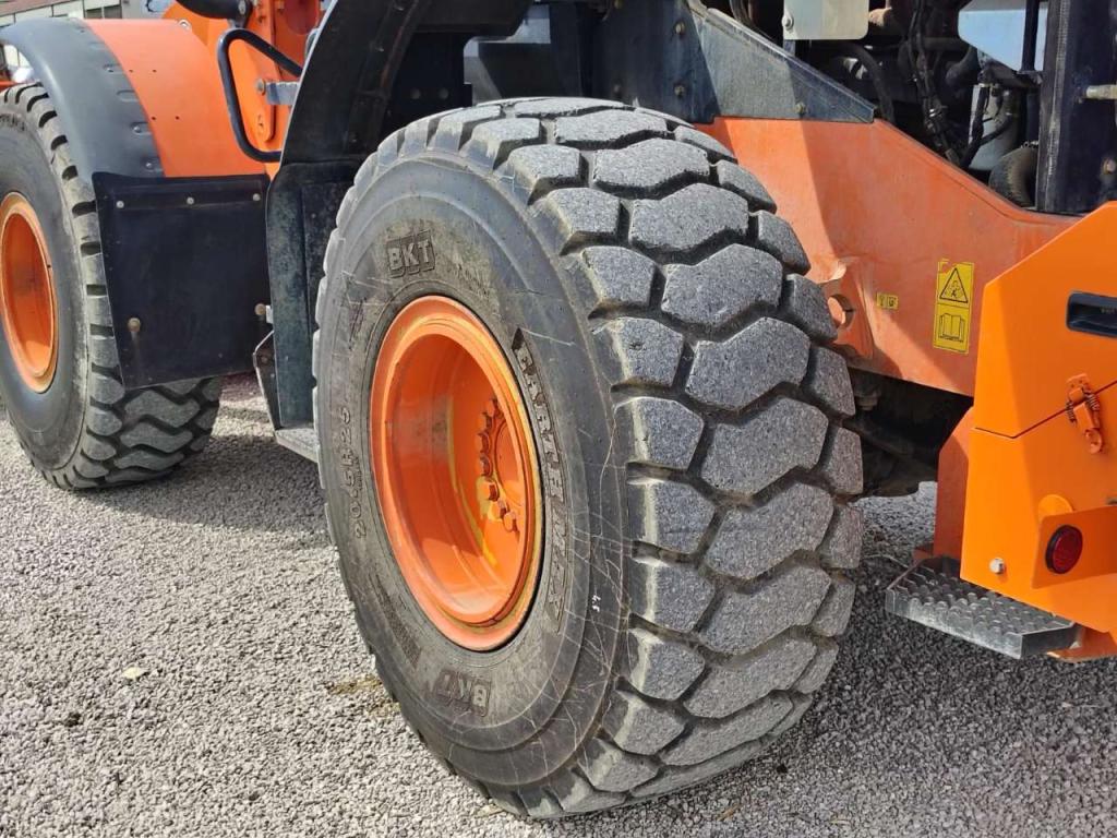 Hitachi ZW 180-6 Foto 17
