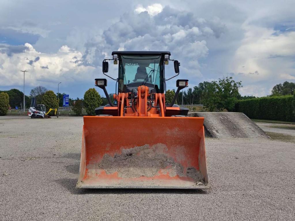 Hitachi ZW 180-6 Foto 8