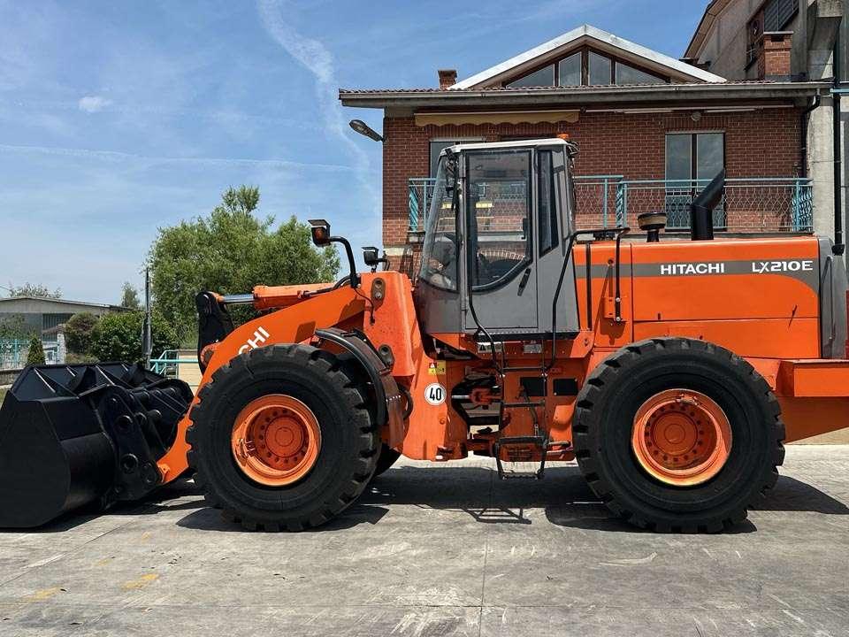 Hitachi LX210E Foto 2