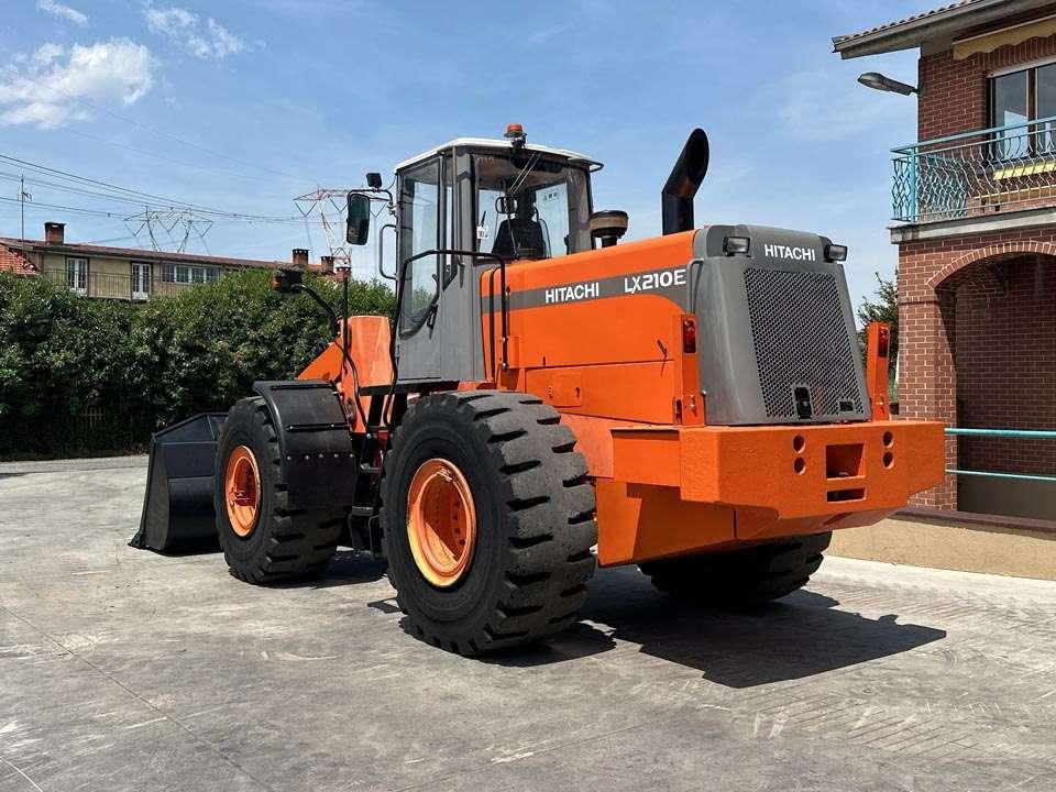 Hitachi LX210E Foto 3