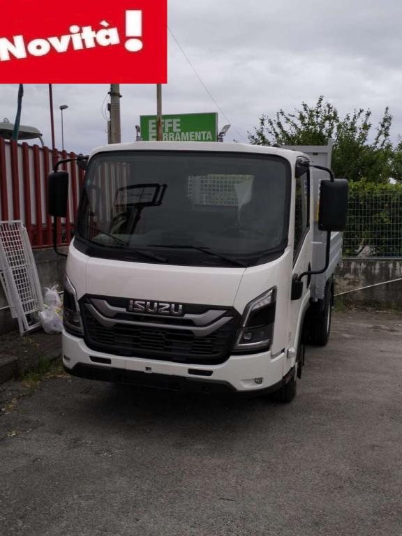 Isuzu M27 NEW GENERATION Foto 1