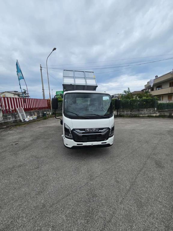 Isuzu M27 NEW GENERATION Foto 14