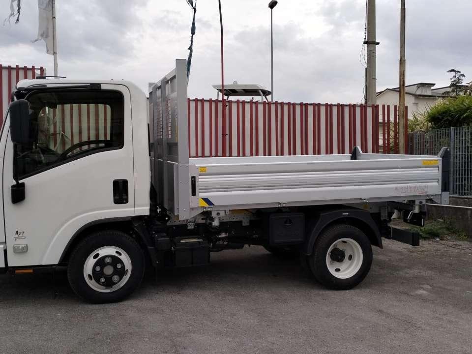Isuzu M27 NEW GENERATION Foto 2