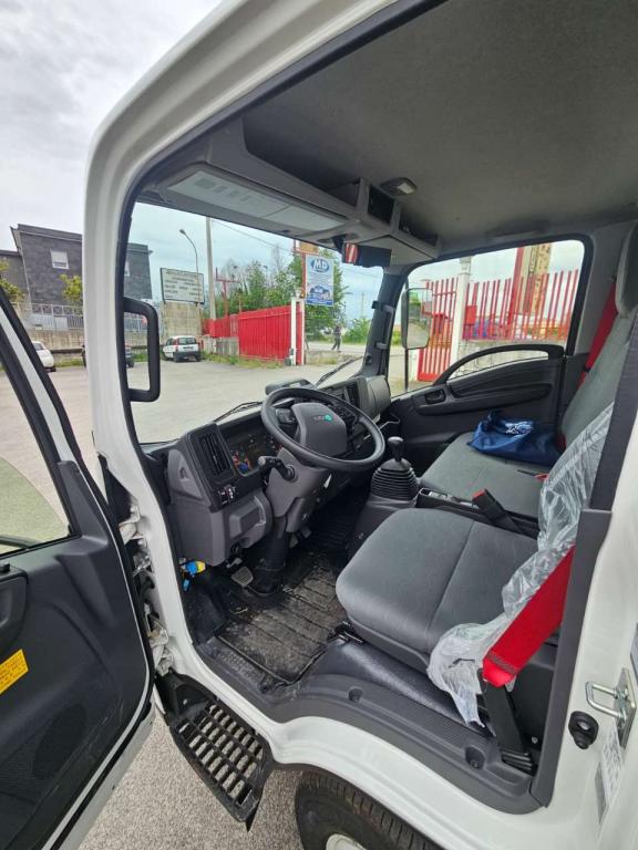 Isuzu M27 NEW GENERATION Foto 7