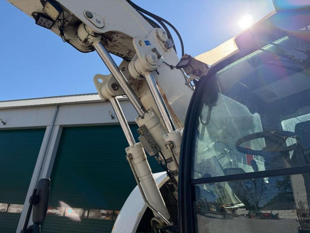 Liebherr A914 Compact Outriggers // Quick Coupler // 5x attachment Foto 15