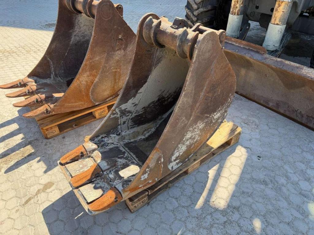 Liebherr A914 Compact Outriggers // Quick Coupler // 5x attachment Foto 19