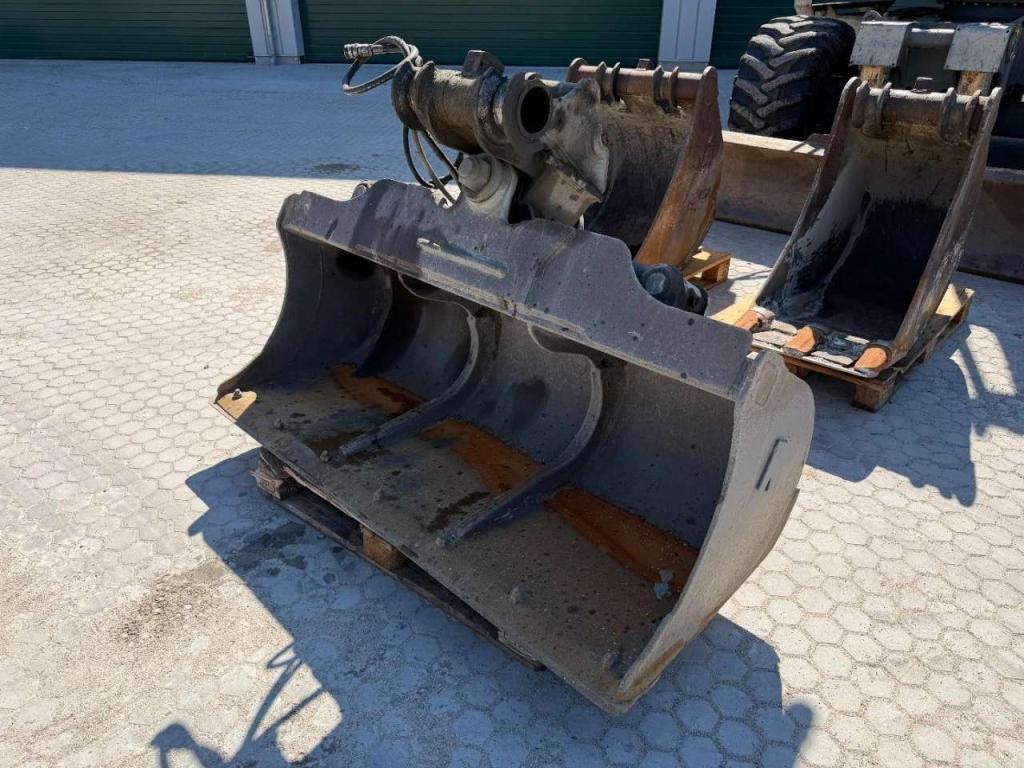 Liebherr A914 Compact Outriggers // Quick Coupler // 5x attachment Foto 21