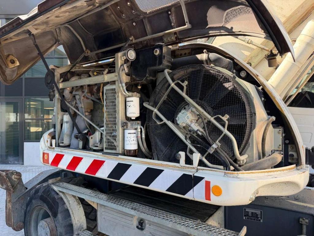 Liebherr A914 Compact Outriggers // Quick Coupler // 5x attachment Foto 28