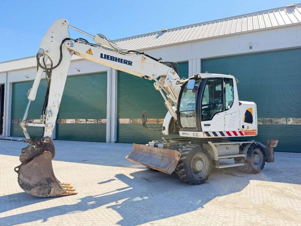 Liebherr A914 Compact Outriggers // Quick Coupler // 5x attachment Foto 3