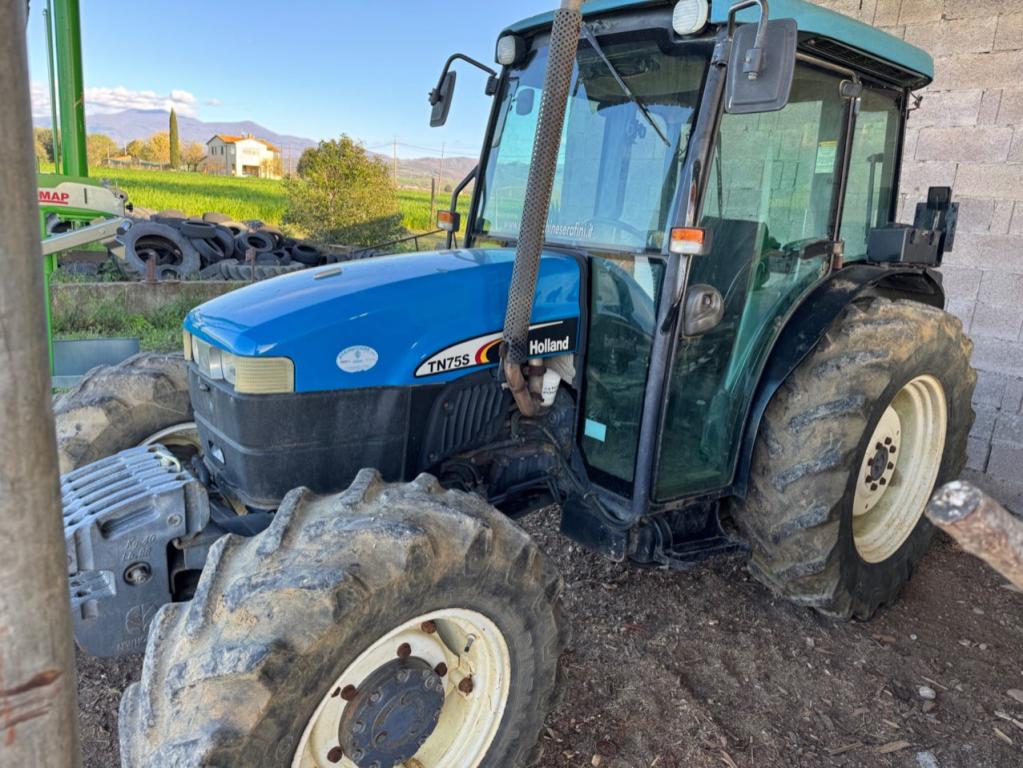 CNH TN75S Foto 2