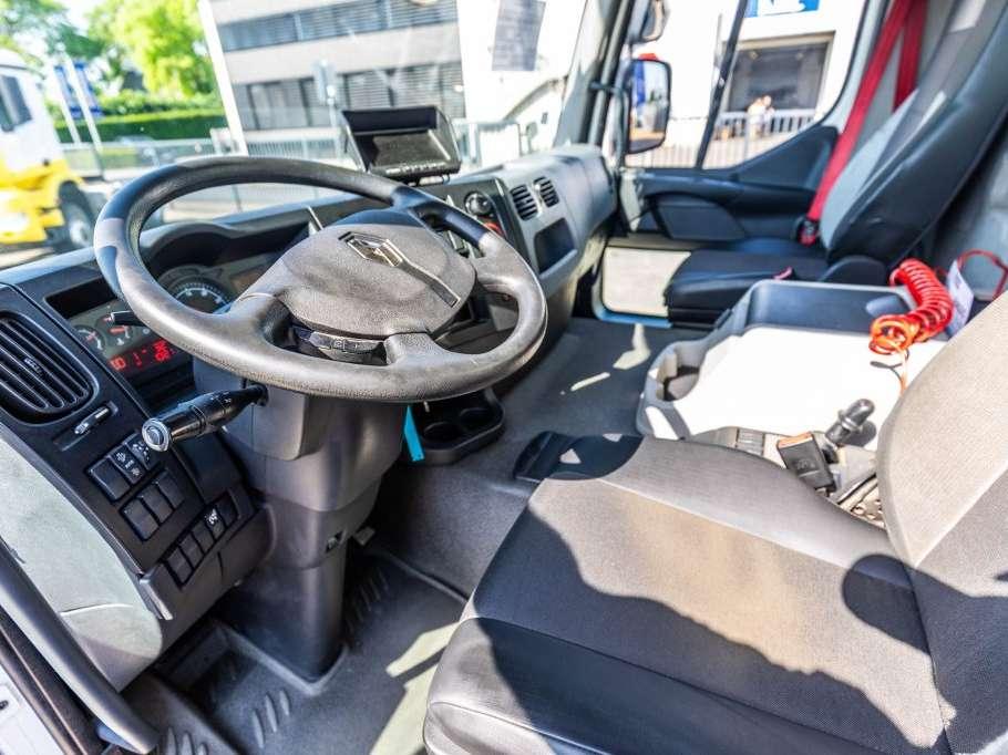 Renault D 320+HAYON BAR 2 T. Foto 15