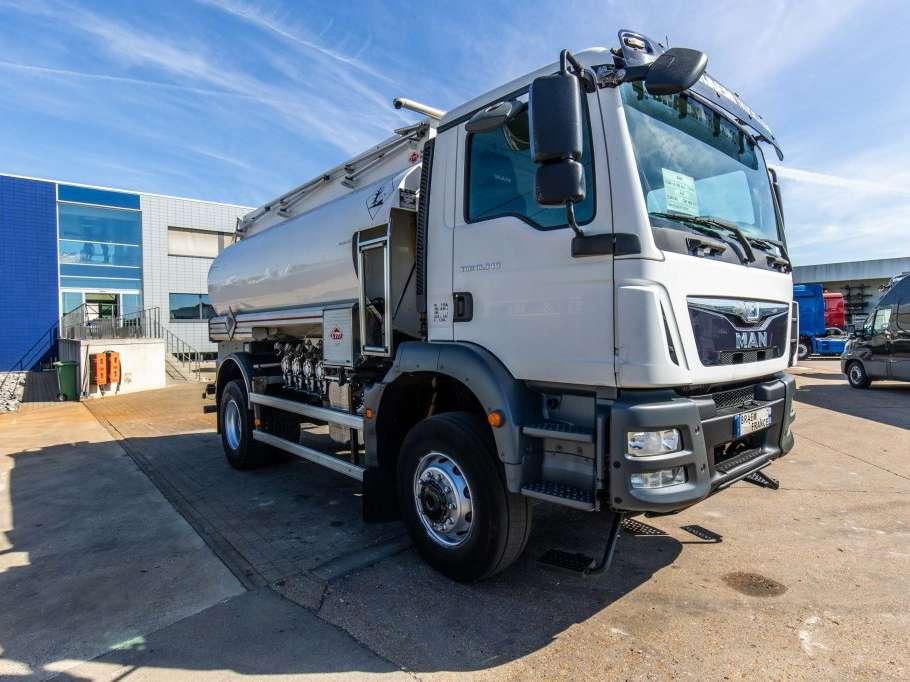 Man TGM 18.340 4X4 + CM 12.000L+4COMP. Foto 2