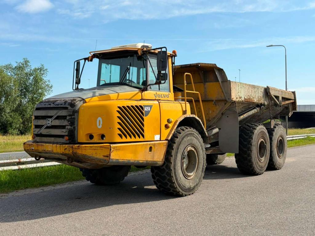 Volvo A25D Foto 1